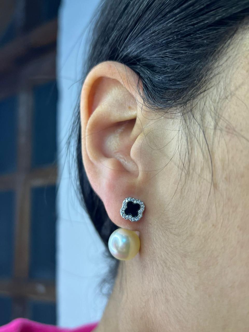Brinco Folheado Prata Inspiração Virginia com Pérola Cravejado