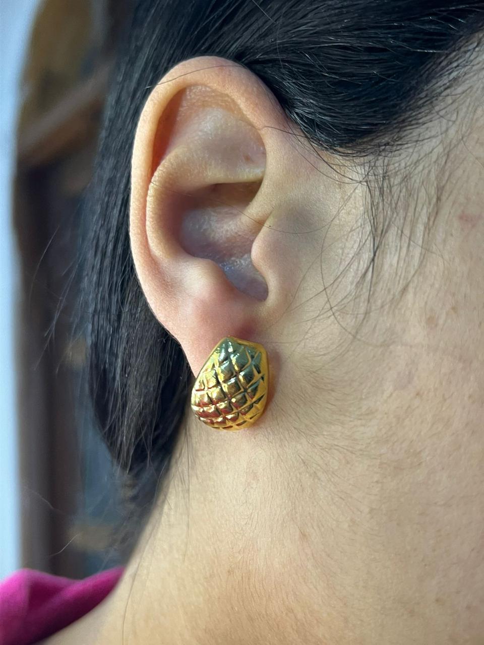 Brinco Folheado a Ouro 18K Mini Trabalhado